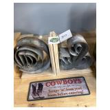 Bookends, Cowboys Sign