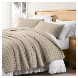 Beige King Size Quilt Bedding 3 Piece Bedding Set