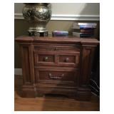 Thomasville Traditional 3-Drawer Wooden