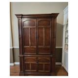 Thomasville Traditional 2-Piece Wooden
