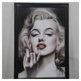 Marilyn Monroe Black and White Glamour 39.5'