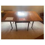 Drop leaf table