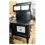 ANTIQUE CAST IRON ROMEAGLE JR COOK STOVE