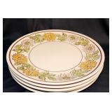LOT OF VINTAGE RETRO DINNER PLATES