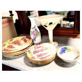 LOT WITH CERAMIC WISTERIA DISHWARE