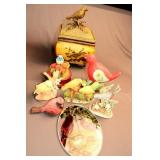 LOT WITH CERAMIC BIRD FIGURINES