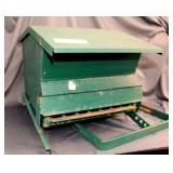 METAL SQUIRREL PROOF BIRD FEEDER