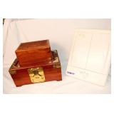 LOT WITH VINTAGE JEWELRY BOX