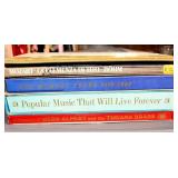 LOT WITH VINTAGE VINYL ALBUMS