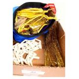 LOT WITH SOME VINTAGE DECORATIONS