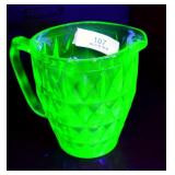 VINTAGE GREEN URANIUM GLASS WINDSOR DIAMOND