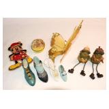 LOT WITH CARDBOARD STANDING MICKEY MOUSE CARD