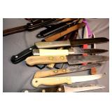 LOT OF KITCHEN KNIVES