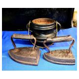 3 PIECES ANTIQUE CAST IRON