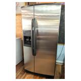 KENMORE SIDE BY SIDE STAINLESS REFRIGERATOR
