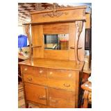 ANTIQUE OAK BUFFET WITH MIRROR