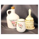 LOT WITH VINTAGE SHAKER