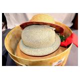 LOT WITH VINTAGE LADIES HATS