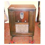 1920 Era Walnut Majestic Model 90-B Electric Radio