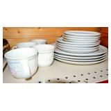 Home Beautiful Geraldine Dinnerware Set