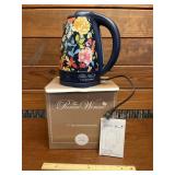 THE PIONEER WOMAN 1.7 LITER ELECTRIC KETTLE