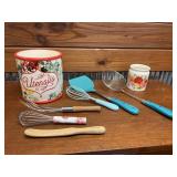 LG. LOT OF PIONEER WOMAN UTENSILS & HOLDERS