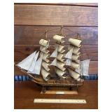 CONFECTION - MODEL SHIP