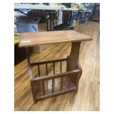 VTG. MAGAZINE RACK END TABLE