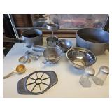 LARGE LOT OF VTG. KITCHEN ITEMS