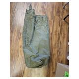 VTG. U.S. MILITARY CANVAS DUFFEL BAG GREEN