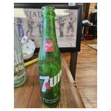 VTG. 7 UP 10-OZ BOTTLE