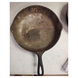 VTG. LODGE NO.8 CAST IRON SKILLET