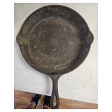 VTG CAST IRON SKILLET
