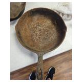 VTG. NO. 7 CAST IRON SKILLET