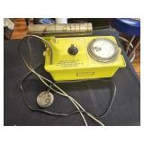 VICTOREEN INSTRUMENT CO. CDV-700 SURVEY METER
