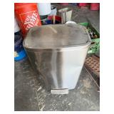 Stainless waste can