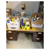 Miscellaneous lot of cleaning supplies
