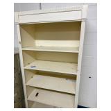 Metal shelving unit