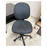Extra height, rolling chair