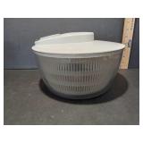 Plastic Salad Spinner with Lid
