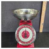 Red Metal Kitchen Scale with Bowl