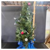 Artificial Christmas Tree With Dï¿½cor