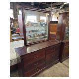 Chester drawers with a mirror