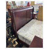 Queen size sleigh bed