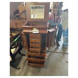 Standalone jewelry case