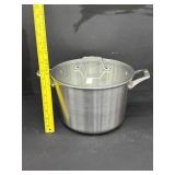 Calphalon 8 Qt Dutch Oven W/Lid