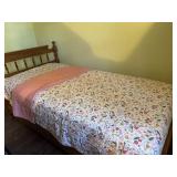 Twin Bedspread & Matching Sheets