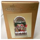 Hallmark Keepsake Ornament Christmas Window 2003 ï¿½