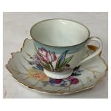 Japanese Porcelain Teacup and Leaf-Shaped Saucer S