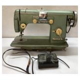 Untested Vintage White Model 765 Sewing Machine wi